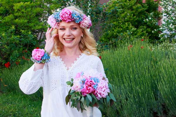 Blumen für Hochzeit Brautstrauss, Blumenkopfkranz aus Pfingstrosen Nidderau Bad Homburg Vilbel Nauheim Hanau Karben - Foto und Floristik von Viktoriana Blumen